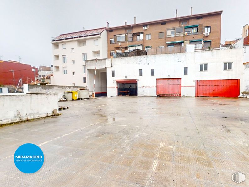 Industrial for sale at Calle Alfalfa, Tetuán, Madrid, 28029 with building, architecture, asphalt, composite material, concrete, paint and parking around