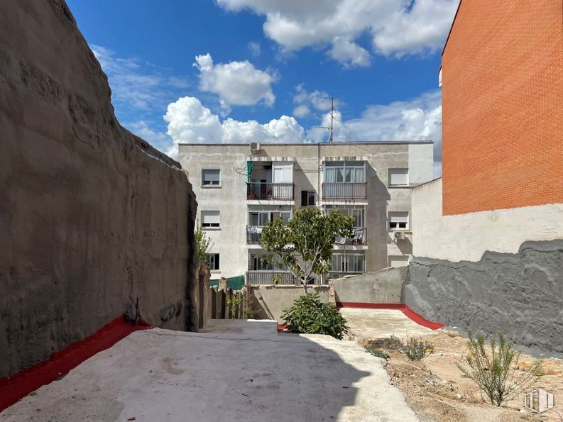 Suelo en venta en Centro urbano, San Sebastián de los Reyes, Madrid, 28700 con edificio, nube, cielo, planta, día, ventana, azur, superficie de la carretera, terreno y diseño urbano alrededor