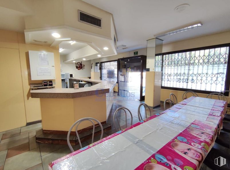 Retail for sale at Calle Ferial, Guadalajara, 19002 with window, table top, light fixture, table, furniture, chair, cabinetry, interior design, building and flooring around