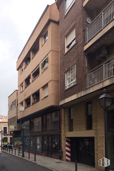 Retail for sale & for rent at Calle Cerería, 10, Talavera de la Reina, Toledo, 45600 with window, building, sky, urban design, fixture, condominium, wall, neighbourhood, residential area and facade around