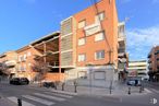 Land for sale at Calle Antonio Machado, San Fernando de Henares, Madrid, 28830 with building, car, sky, window, tire, house, vehicle, cloud, road surface and urban design around