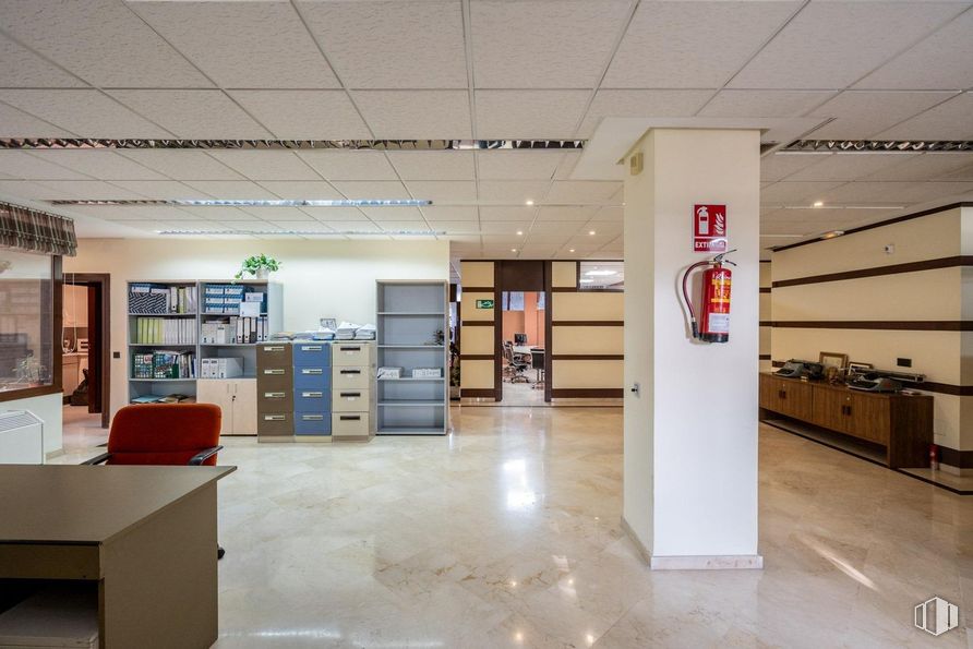 Office for sale at Zona Auditorio, Las Rozas de Madrid, Madrid, 28230 with desk, cabinetry, furniture, filing cabinet, flooring, interior design, floor, ceiling, lighting and room around