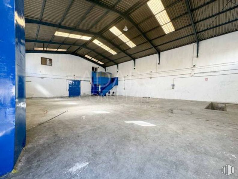 Nave en alquiler en Polígono industrial San Marcos, Getafe, Madrid, 28906 con lámpara, alumbrado, azul, asfalto, suelo, accesorio, material compuesto, gas, superficie de la carretera y hormigón alrededor