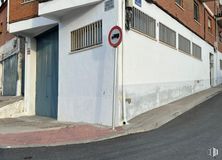 Industrial for sale & for rent at Calle Calvario, 1, Morata de Tajuña, Madrid, 28530 with window, building, road surface, asphalt, door, motor vehicle, gas, sidewalk, rolling and road around