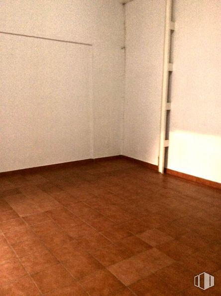 Industrial for rent at Calle Ventalama, Toledo, 45007 with wood, rectangle, amber, floor, flooring, wall, material property, hardwood, wood stain and fixture around