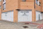 Retail for sale & for rent at Calle Dalia, 1, Ávila, 05002 with window, building, road surface, wood, brickwork, brick, asphalt, building material, fixture and sidewalk around