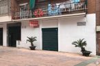 Retail for rent at Calle de Costanilla de los Ciegos, 3, Alcobendas, Madrid, 28100 with houseplant, plant, building, flowerpot, window, wall, facade, tints and shades, wood and road around