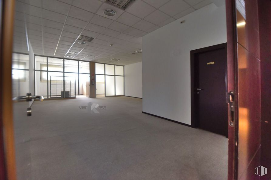 Oficina en venta en Calle Poeta José Hierro, 1, Pinto, Madrid, 28320 con puerta, accesorio, hall, interiorismo, suelos, suelo, madera, techo, espacio y vidrio alrededor