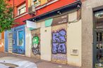 Retail for sale at Calle Joaquín María López, Chamberí, Madrid, 28015 with window, building, architecture, neighbourhood, tree, door, sidewalk, brick, facade and art around