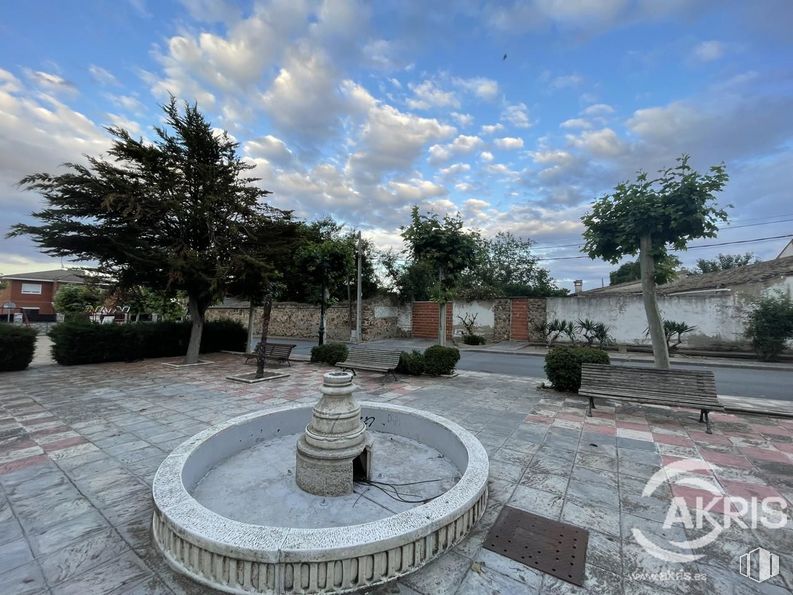 Land for sale at Calle Calvario, Nambroca, Toledo, 45190 with bench, cloud, sky, plant, road surface, tree, urban design, landscape, landmark and residential area around