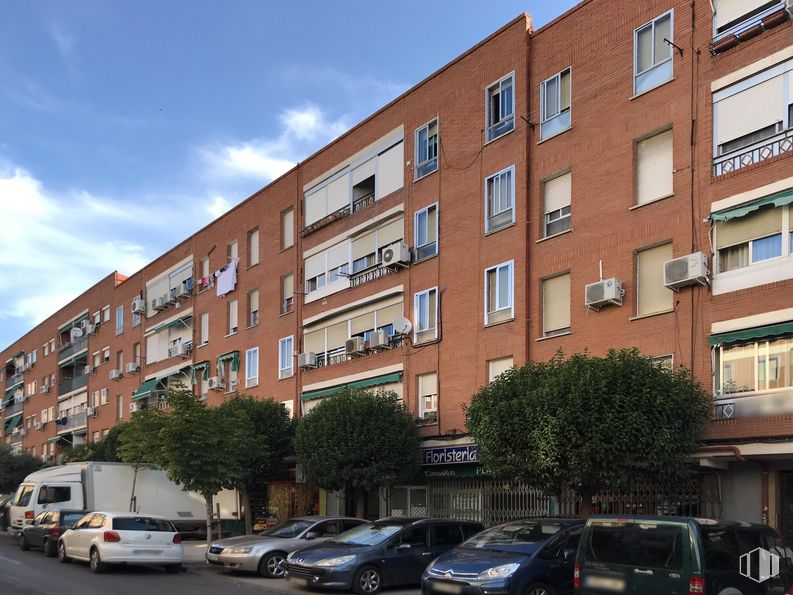 Local en venta en Calle Alicante, 9, Getafe, Madrid, 28903 con coche, edificio, neumático, rueda, nube, vehículo terrestre, cielo, vehículo, ventana y luz de estacionamiento automotriz alrededor