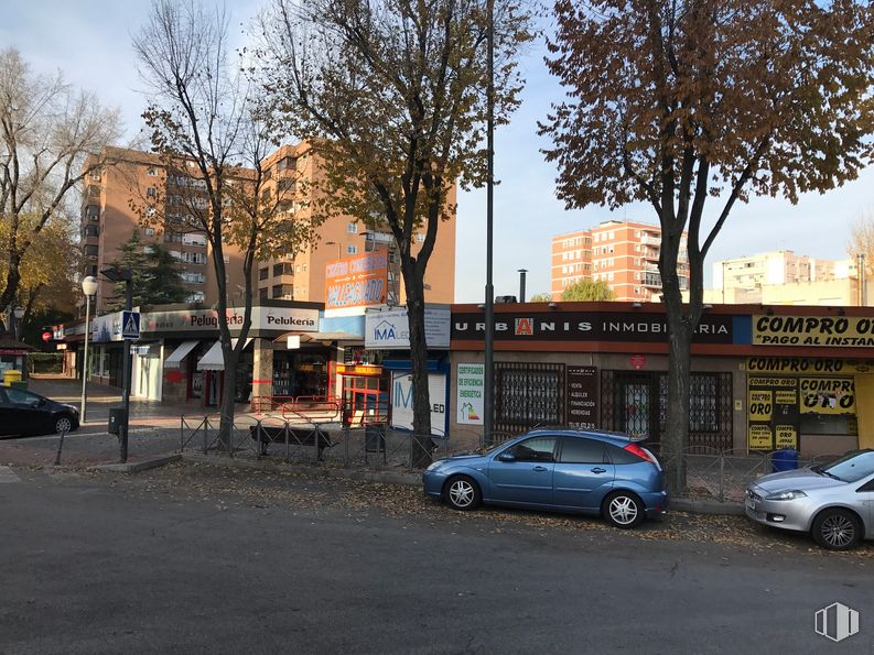 Local en alquiler y venta en Calle México, 9, Coslada, Madrid, 28820 con coche, edificio, luz de estacionamiento automotriz, vehículo terrestre, rueda, vehículo, neumático, cielo, planta y iluminación automotriz alrededor