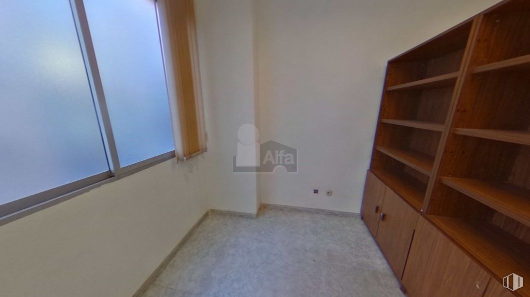 Oficina en venta en Calle Palos de la Frontera, Arganzuela, Madrid, 28012 con estantería, ventana, accesorio, madera, interiorismo, suelo, suelos, madera dura, inmobiliario y estante alrededor