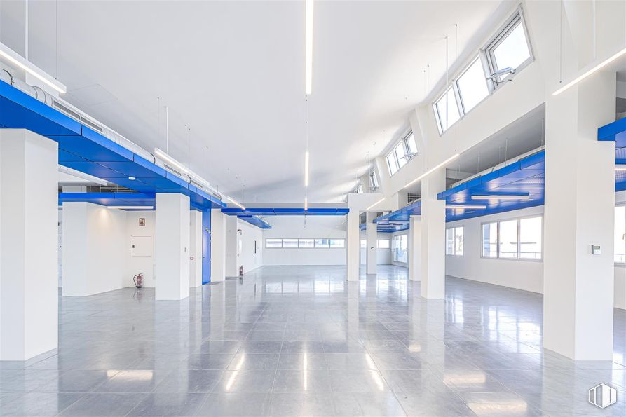 Office for sale at Edificio Restaura, Calle García Martín, 16, Pozuelo de Alarcón, Madrid, 28224 with flooring, floor, ceiling, composite material, hall, commercial building, tile flooring, engineering, daylighting and tile around