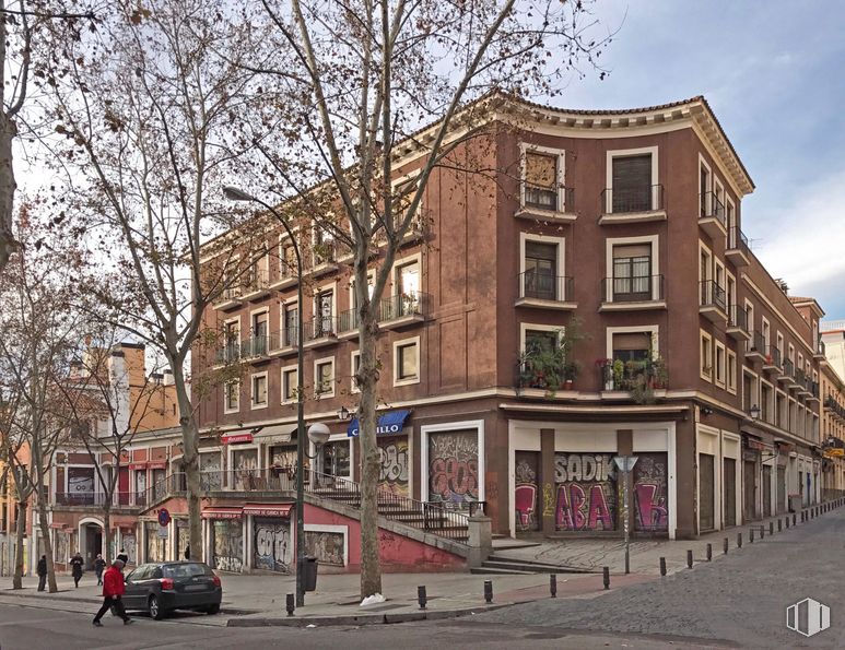 Local en alquiler en Calle Ribera Curtidores, 12, Centro, Madrid, 28005 con coche, edificio, cielo, ventana, árbol, nube, superficie de carretera, arquitectura, diseño urbano y planta alrededor