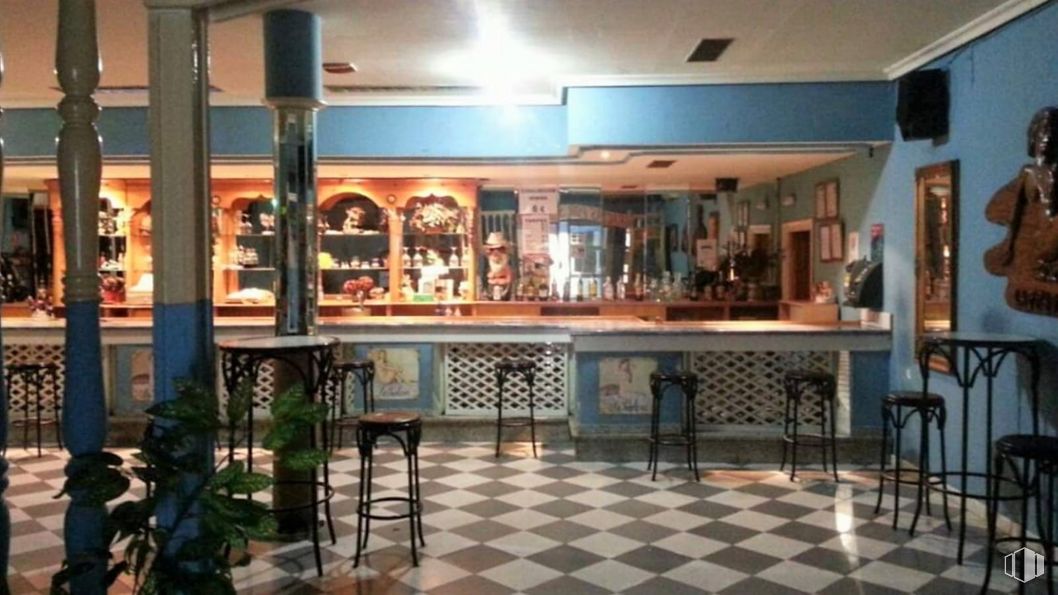 Retail for sale at Nacional 501, La Iglesuela, La Iglesuela, Toledo, 45633 with stool, furniture, plant, interior design, barware, chair, tile flooring, table, drinking establishment and retail around