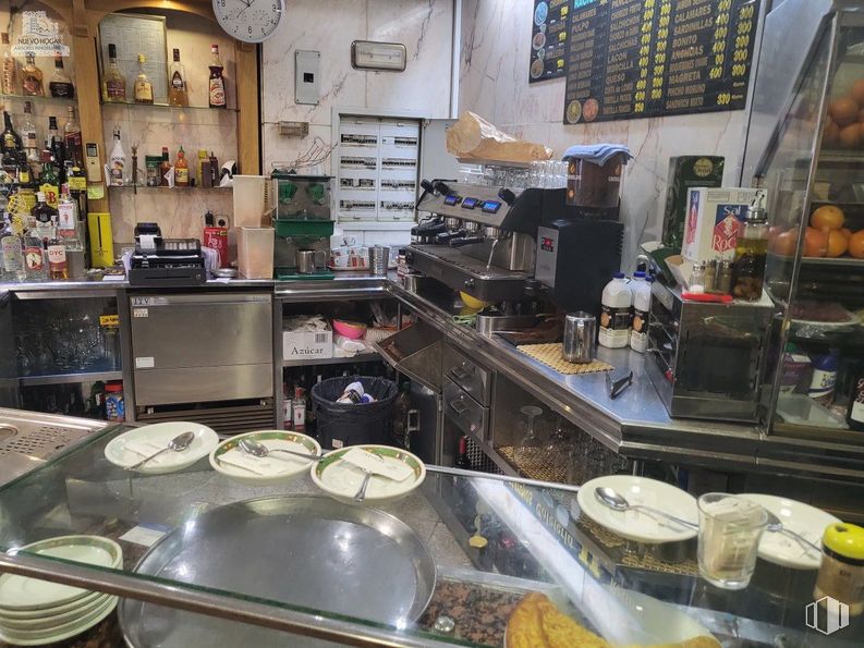 Local en venta en Calle Aragón, 52, Mejorada del Campo, Madrid, 28840 con vajilla, horno, comida, aparato de cocina, cocina, cocina, marco, gas, utensilio de cocina y utensilios de cocina y repostería alrededor