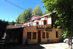 Retail for sale at Valsaín - San Ildefonso - La Granja, San Ildefonso, Segovia, 40109 with car, house, sky, plant, building, window, tree, wheel, residential area and real estate around