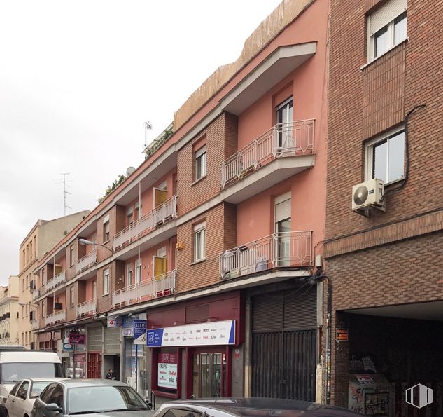 Local en alquiler y venta en Calle Jaén, 8, Tetuán, Madrid, 28020 con ventana, coche, edificio, cielo, vehículo, neumático, barrio, zona residencial, casa y diseño urbano alrededor