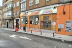 Retail for sale & for rent at Calle Condesa Vega del Pozo, 28, Vicálvaro, Madrid, 28032 with building, window, road surface, fixture, asphalt, neighbourhood, house, facade, city and road around