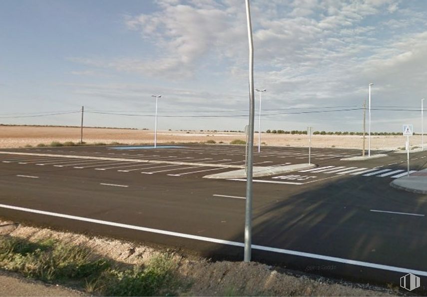 Land for sale & for rent at Zona Industrial, Dosbarrios, Toledo, 45311 with cloud, sky, road surface, asphalt, land lot, street light, plain, rectangle, landscape and tar around