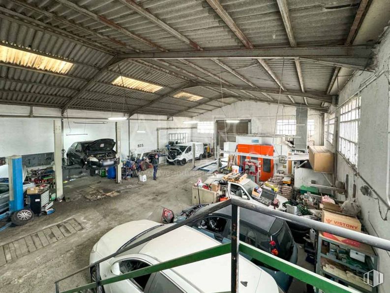 Industrial for sale at Avenida Industria, Humanes de Madrid, Madrid, 28970 with lighting, light fixture, automobile repair shop, workshop, machine, garage, factory, industry, automotive care and parking around