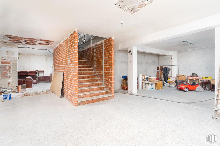 Local en venta en Calle Clara del Rey, Chamartín, Madrid, 28002 con madera, suelos, suelo, madera dura, hall, estantería, albañilería, techo, ladrillo y haz alrededor