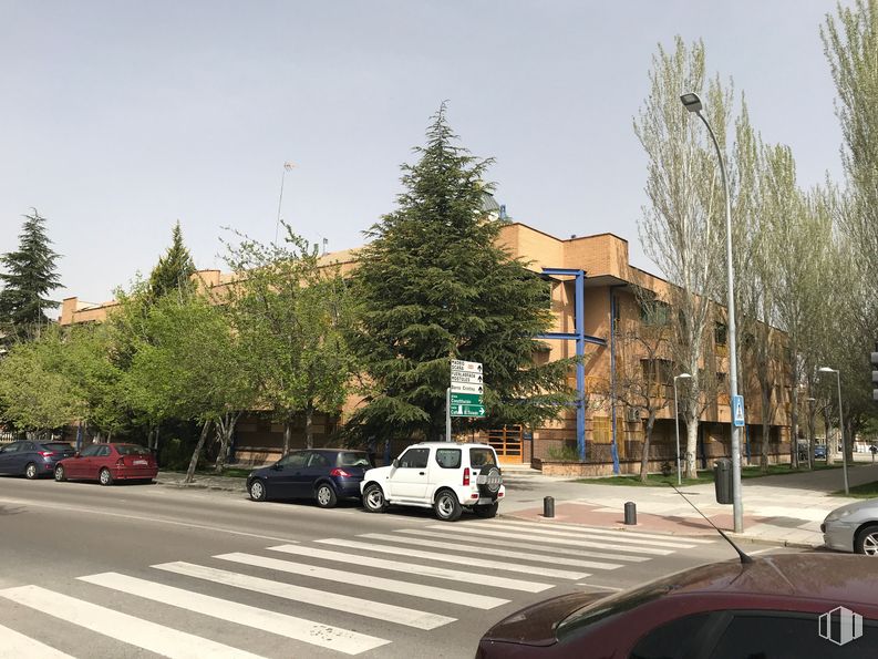 Local en venta en Calle Sur, 10, Pinto, Madrid, 28320 con coche, edificio, cielo, vehículo terrestre, rueda, vehículo, planta, superficie de la carretera, infraestructura y árbol alrededor