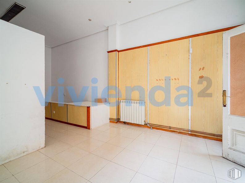 Retail for sale at Calle Ribadavia, Fuencarral - El Pardo, Madrid, 28029 with flooring, floor, interior design, ceiling, apartment, tile flooring, hall, wood stain, daylighting and hardwood around