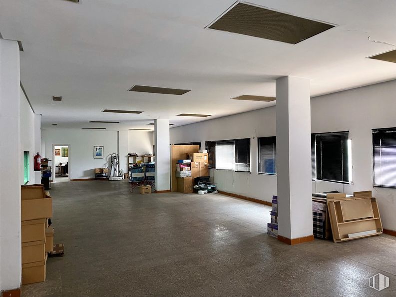 Nave en venta en Zona industrial, Torrejón de Ardoz, Madrid, 28850 con persiana de la ventana, ventana, accesorio, planta de interior, interiorismo, suelo, suelos, madera, edificio y planta alrededor