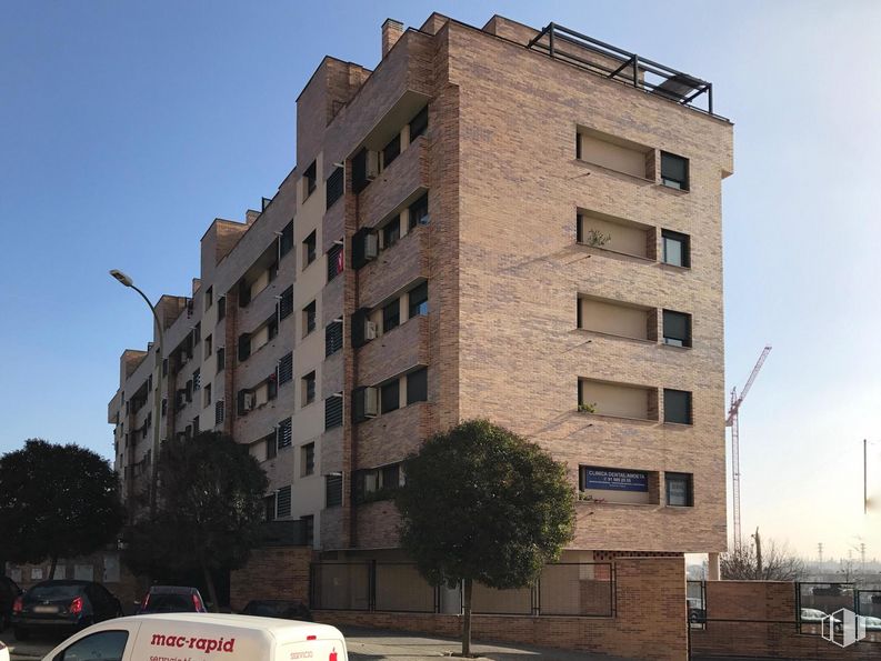 Oficina en venta en Calle Alcocer, Villaverde, Madrid, 28041 con edificio, coche, cielo, ventana, luz de la calle, bloque de pisos, condominio, diseño urbano, árbol y barrio alrededor