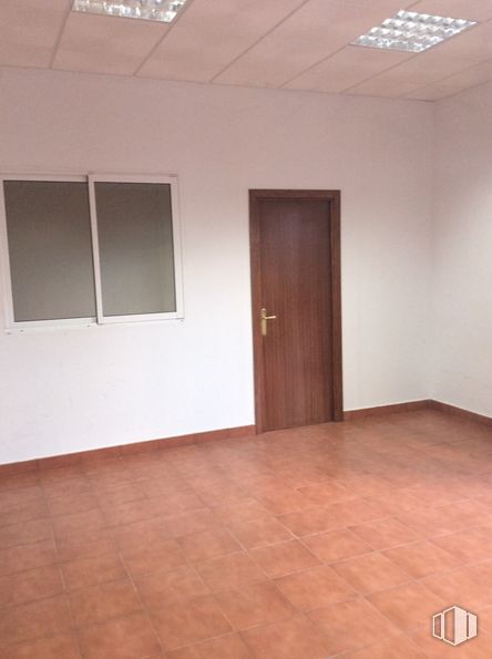 Industrial for rent at Calle Ventalama, Toledo, 45007 with door, lighting, window, brown, property, wood, interior design, hall, floor and flooring around