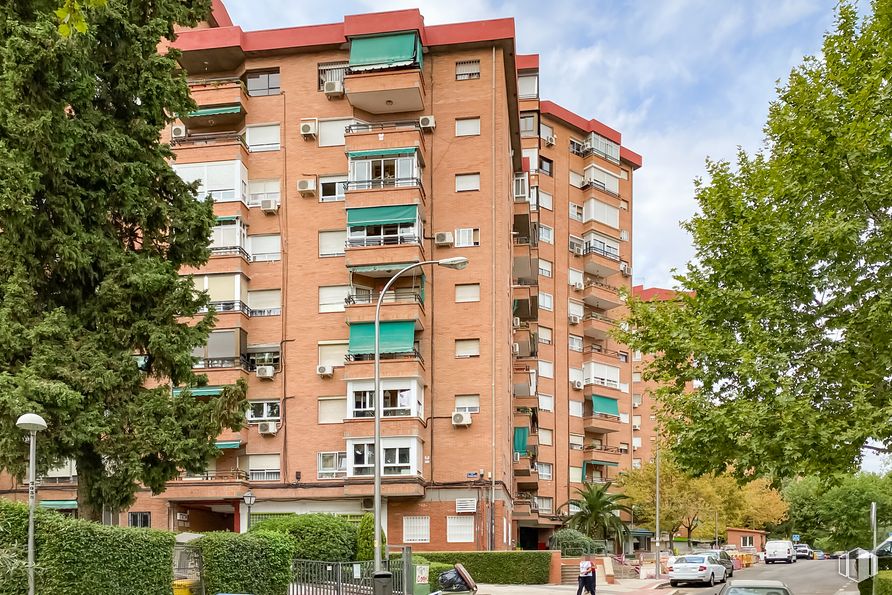 Local en venta en Calle Tribaldos, Hortaleza, Madrid, 28043 con edificio, planta, cielo, día, propiedad, ventana, infraestructura, bloque de torres, árbol y rueda alrededor