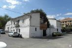 Land for sale at Zona San Antón, Toledo, 45003 with car, house, building, cloud, sky, window, vehicle, wheel, automotive parking light and asphalt around