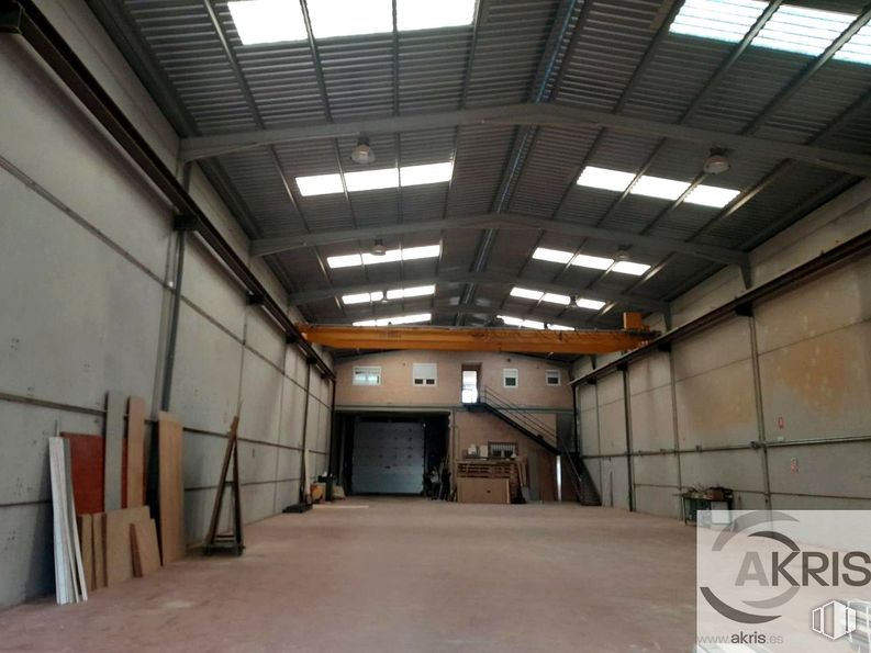 Industrial for rent at Calle Roble, Borox, Toledo, 45222 with light fixture, building, wood, beam, fixture, flooring, door, hall, ceiling and metal around