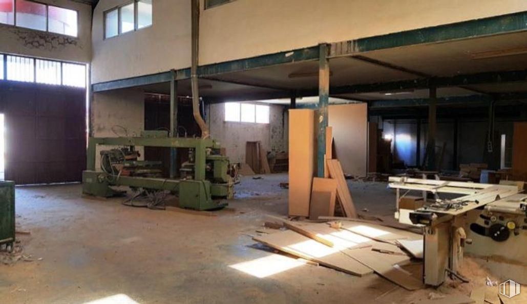 Industrial for sale at Calle Rocinante, Ajofrín, Toledo, 45110 with window, wood, flooring, floor, beam, gas, machine, hardwood, engineering and hall around