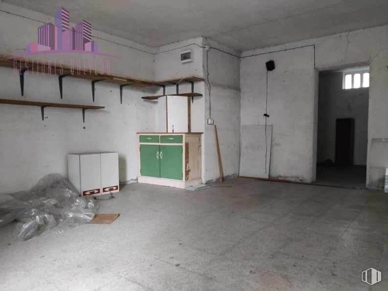 Local en venta en Calle Sabadell, Fuencarral - El Pardo, Madrid, 28034 con ebanistería, edificio, suelos, suelo, pared, casa, accesorio, gas, hall y techo alrededor