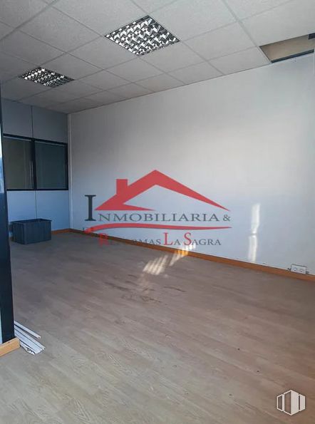 Industrial for sale at Zona logística, Illescas, Toledo, 45200 with lighting, building, flooring, floor, wood, fixture, hall, ceiling, space and composite material around