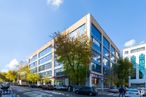 Office for rent at Calle Julián Camarillo, San Blas - Canillejas, Madrid, 28037 with car, building, wheel, sky, cloud, daytime, property, tire, tree and plant around