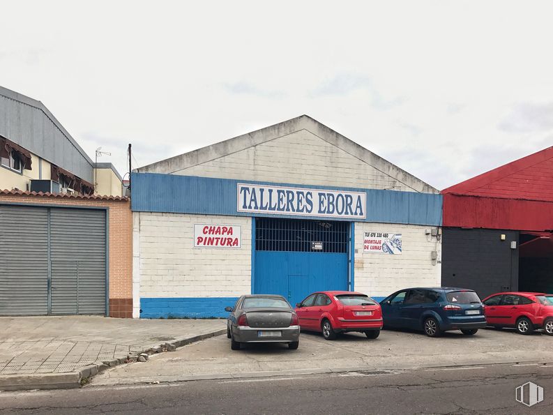 Nave en alquiler en Calle Calera, 46, Talavera de la Reina, Toledo, 45600 con coche, edificio, luz de estacionamiento automotriz, rueda, vehículo terrestre, neumático, cielo, vehículo, nube y vehículo motorizado alrededor