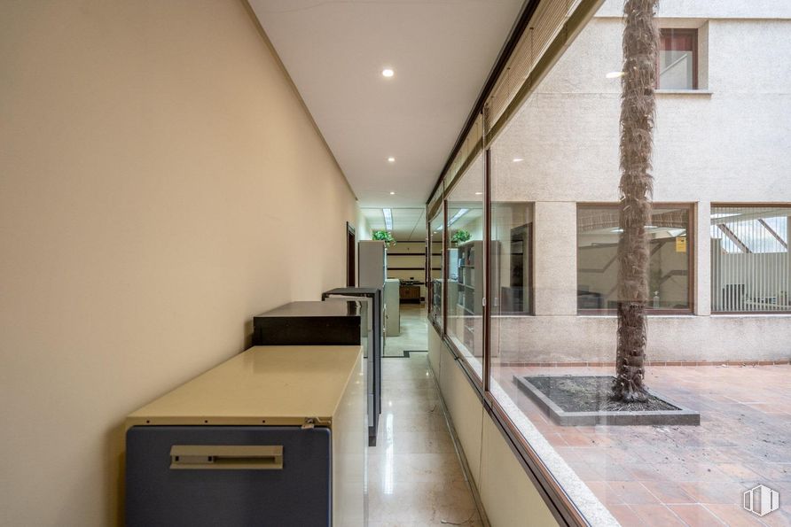 Oficina en venta en Zona Auditorio, Las Rozas de Madrid, Madrid, 28230 con ventana, escritorio, pared, suelos, suelo, techo, arquitectura, interiorismo, material compuesto y apartamento alrededor