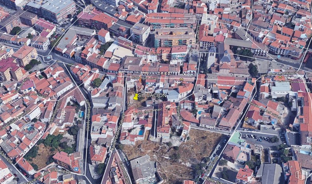 Land for sale at Calle Peñon de Gibraltar, Arganda del Rey, Madrid, 28500 with building, house, urban design, cityscape, landscape, residential area, city, roof, mixed-use and tree around