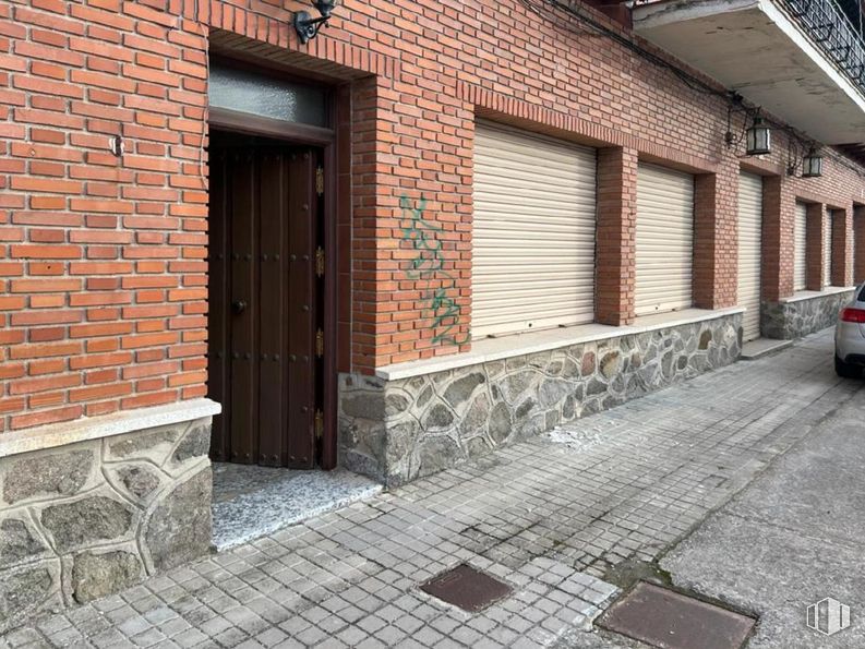 Local en alquiler en Carretera Madrid - Toledo, Olías del Rey, Toledo, 45280 con puerta, propiedad, neumático, superficie de la carretera, albañilería, infraestructura, edificio, ladrillo, madera y rueda alrededor