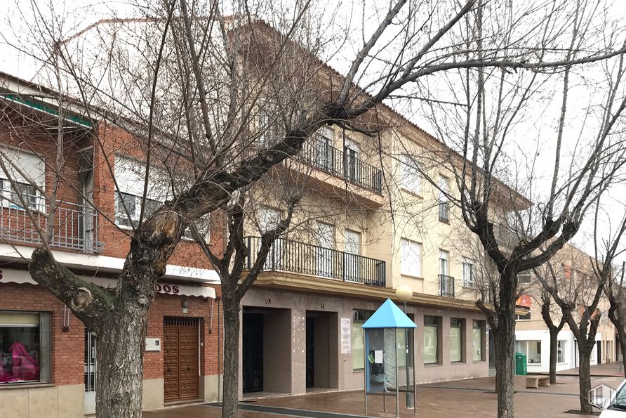 Retail for sale & for rent at Avenida Reyes Católicos, 13, Sonseca, Toledo, 45100 with window, building, property, sky, tree, neighbourhood, urban design, house, residential area and facade around