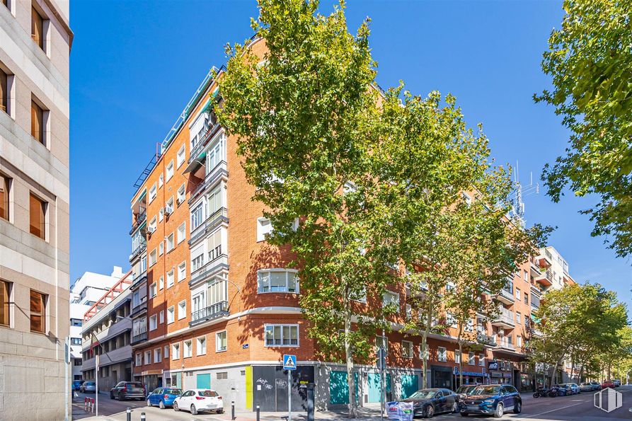 Nave en venta en Calle Infanta Mercedes, 39, Tetuán, Madrid, 28020 con edificio, durante el día, ventana, zona urbana, ciudad, apartamento, zona residencial, área metropolitana, fachada y barrio alrededor