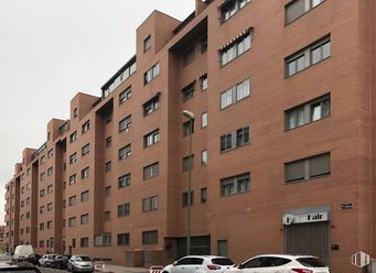 Local en venta en Zona Las Tablas, Fuencarral - El Pardo, Madrid, 28050 con coche, rueda, vehículo terrestre, neumático, edificio, ventana, vehículo, cielo, bloque de torre y diseño urbano alrededor