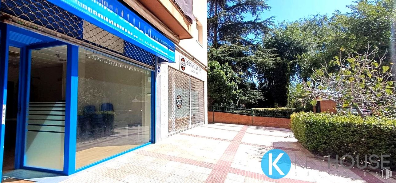 Local en venta en Calle Méjico, Coslada, Madrid, 28820 con planta, azure, sombra, edificio, árbol, pared, superficie de la carretera, cielo, inmobiliario y fachada alrededor