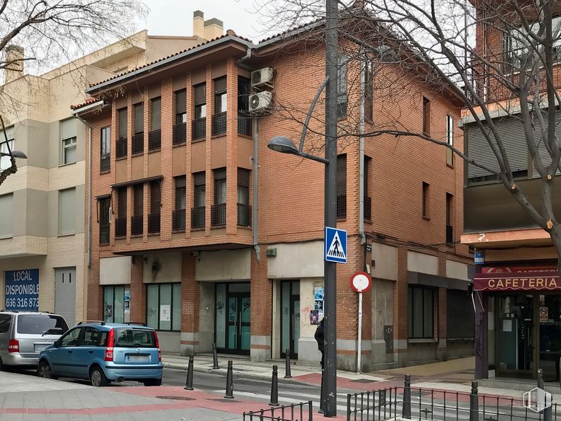 Local en venta en Calle Hospital de San José, 57, Getafe, Madrid, 28901 con coche, edificio, ventana, rueda, neumático, vehículo, árbol, diseño urbano, barrio y zona residencial alrededor