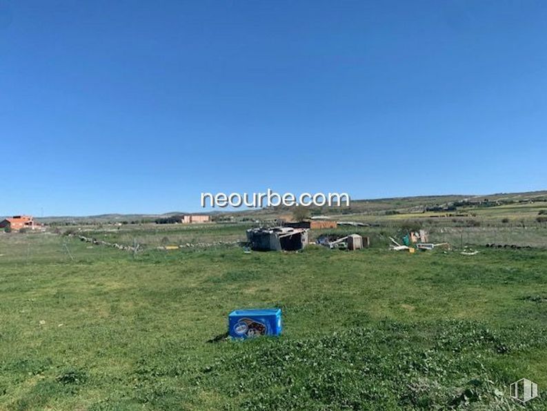 Land for sale at Calle Manuel Ciges Aparicio, Ávila, 05002 with sky, natural environment, natural landscape, land lot, grass, landscape, grassland, plain, meadow and rural area around