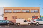 Industrial for sale at Calle Fuensaviñán, 2, San Blas - Canillejas, Madrid, 28022 with van, car, wheel, window, building, tire, automotive parking light, land vehicle, vehicle and property around